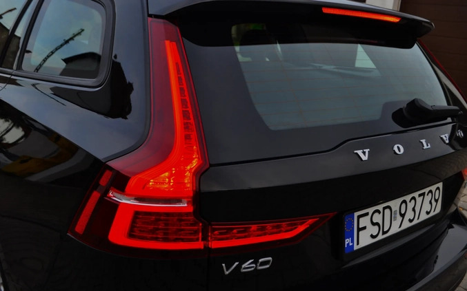 Volvo V60 cena 99900 przebieg: 105000, rok produkcji 2019 z Drezdenko małe 781